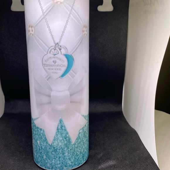 NWT T Tiffany blue &white quilted look .925 necklace design&ribbion20 oz tumbler - Picture 3 of 10